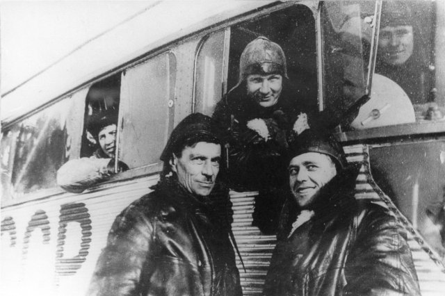 ��.1933 - � ������� ��������� ����-�2