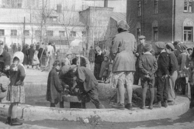 24.04.1960 - ��������� ����������� "� ������ �����������"