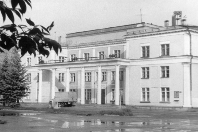 ��.1990 - ������� ������, �� "������"