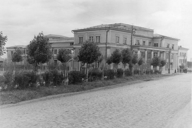 ��.1957 - �� "������" � �������� "������ �����������"