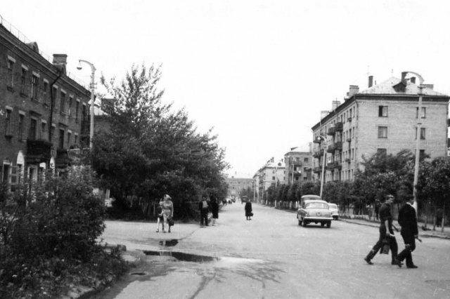 ��.1975 - ����������� ���� ������������ � �������������