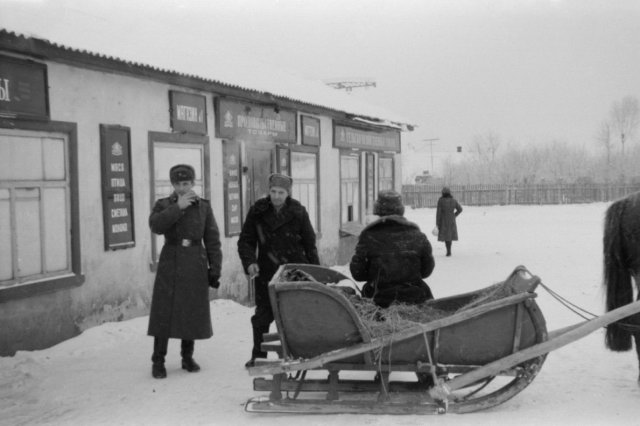 1963 - ��������� ����� � ��������� ������������