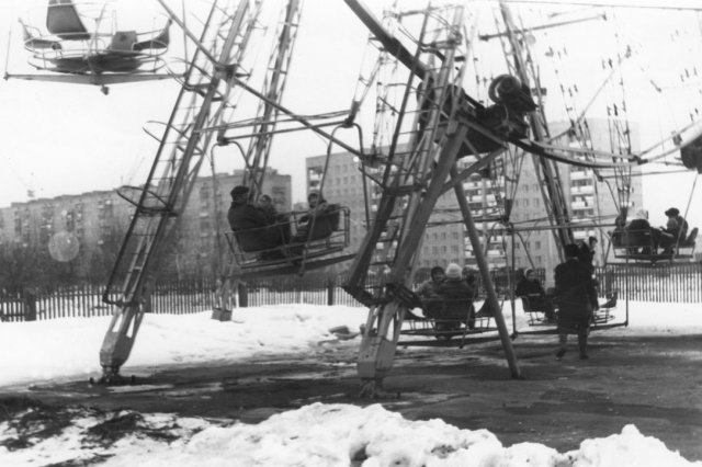 ��.1976 - ������ ��������� � ����� �������� � ������