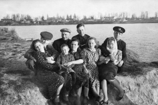 1952 - �� ������ �������������