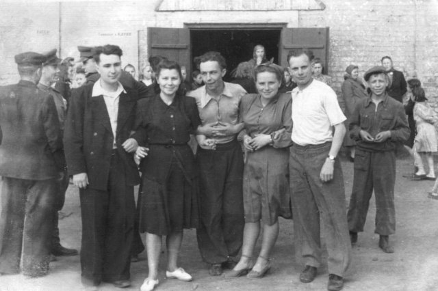 ��.1947 - � ����� �������� ����