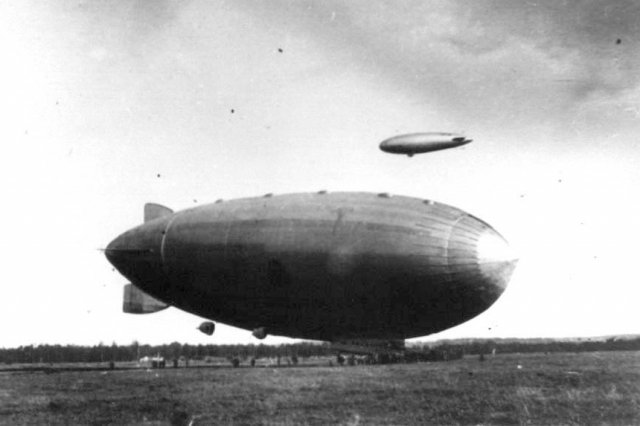 ��.1935 - ��������� ����-�6 "����������". � ������� - ����-�7