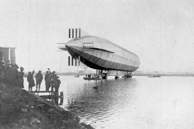 1911 - ���������� ��������� R-1 "Mayfly"