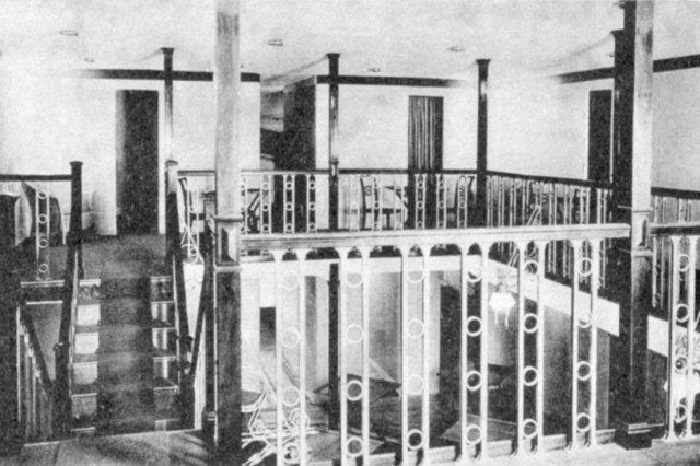 1929 - ���������� ������� ��������� R-100
