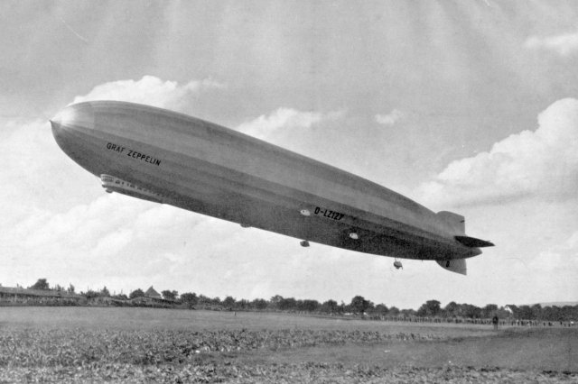 1928 - ���������� ������� ��������� LZ-127 "Graf Zeppelin" � �������� ���������