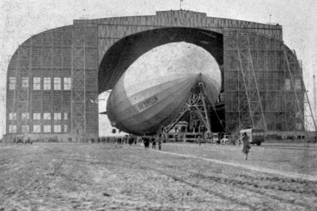 ��.1928 - ����� ��������� LZ-127 "Graf Zeppelin" �� �������