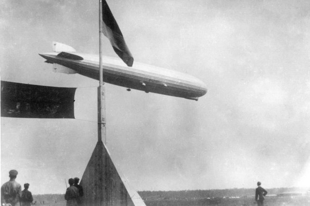 1931 - ������ ��������� LZ-127 "���� ��������" � ���������