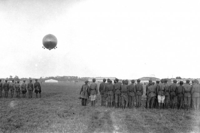 1931 - ������ ��������� LZ-127 "���� ��������" � ���������