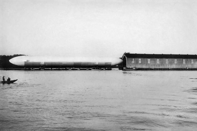 02.07.1900 - ����� ��������� LZ-1 �� ��������� �������