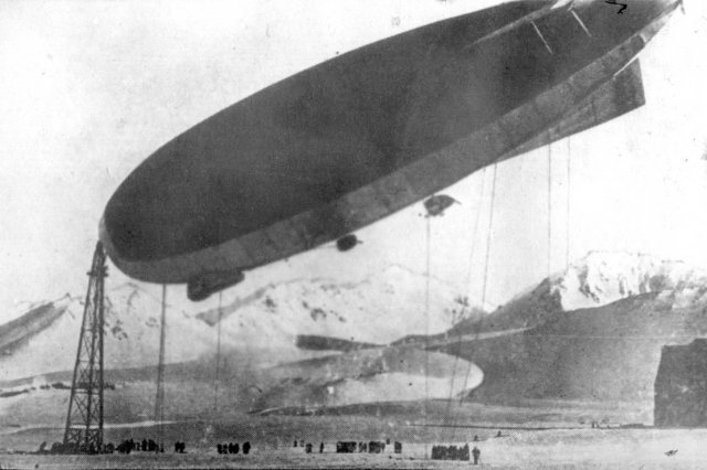 23.05.1928 - ��������� N4 "Italia" �� ���������� ����� � ��������