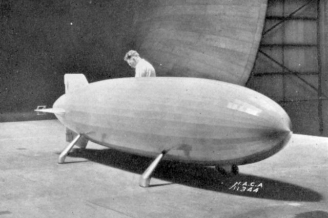 1930 - ����������������� ������ ������������� ��������� ZRS-4 "Akron"