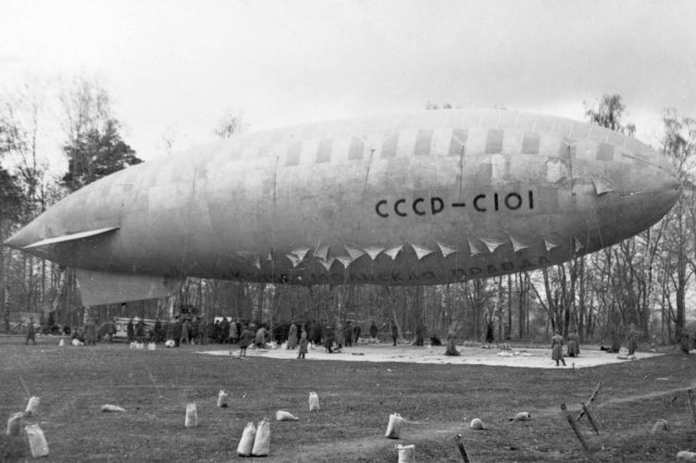 1930 - ��������� "������������� ������" 