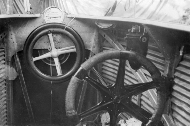 1930 - ��������� "������������� ������"