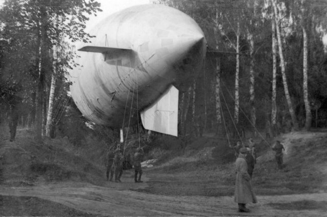 1930 - ��������� "������������� ������"