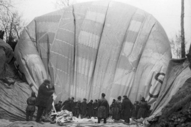 1930 - ��������� "������������� ������"